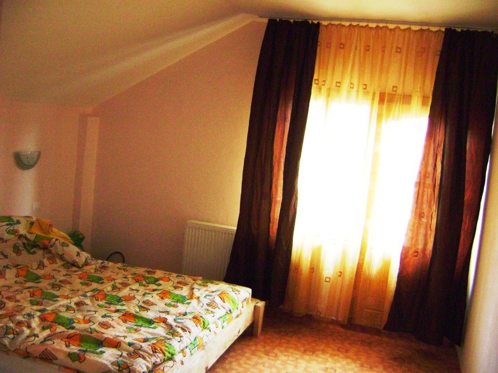 Hotel Casa Mora Sucevita Habitación foto